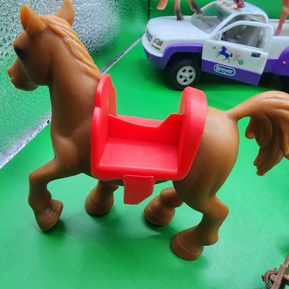 9 Horses & Breyer Pickup Truck Mixed Toy Lot 3-7 Inch - Picture 3 of 7